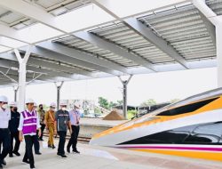Jokowi Targetkan Kereta Cepat Jakarta-Bandung Beroperasi Juni 2023