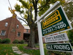 Penjualan Rumah di AS Merosot Lebih Jauh dari Perkiraan