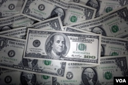 Meskipun ada kekhawatiran utang, dolar AS tetap menjadi mata uang dominan di dunia.